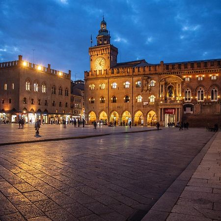 Urbanicooh Paracelso - Piazza Maggiore View Bologne Extérieur photo